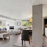 4 Bedroom Awesome In *