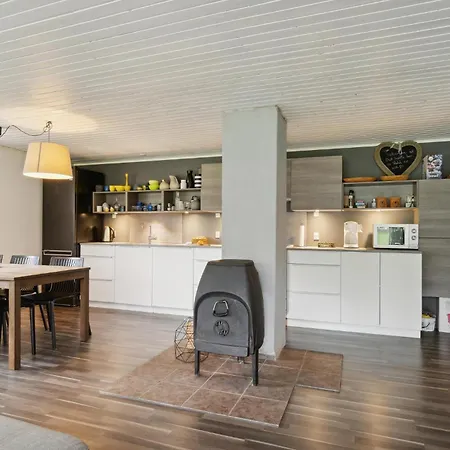 4 Bedroom Awesome In בית נופש