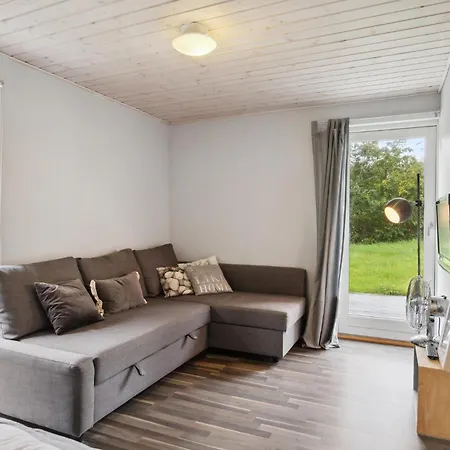 4 Bedroom Awesome In בית נופש Sæby