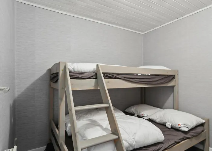 4 Bedroom Awesome In Feriehus