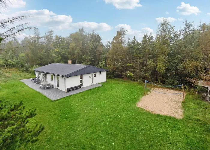 4 Bedroom Awesome In
