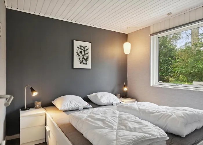 4 Bedroom Awesome In