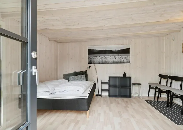 4 Bedroom Awesome In Feriehus Sæby